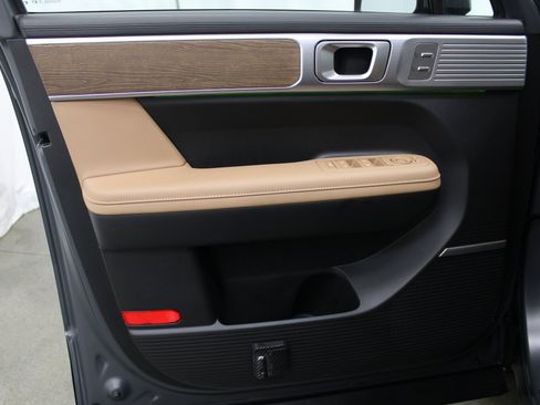 Used 2024 Hyundai Santa Fe Limited image 10