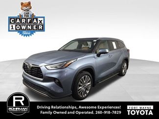 Used 2024 Toyota Highlander Platinum AWD/4WD video 1
