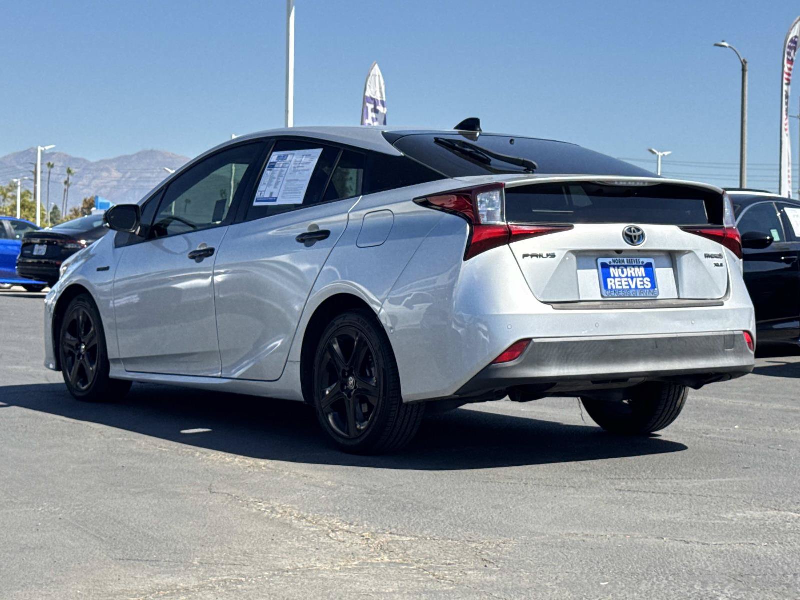 Used 2022 Toyota Prius FWD image 3