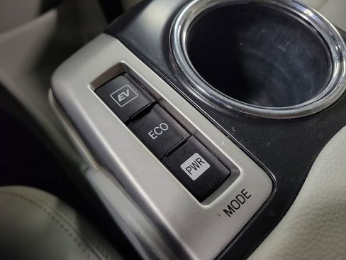 Used 2013 Toyota Prius V Three image 15