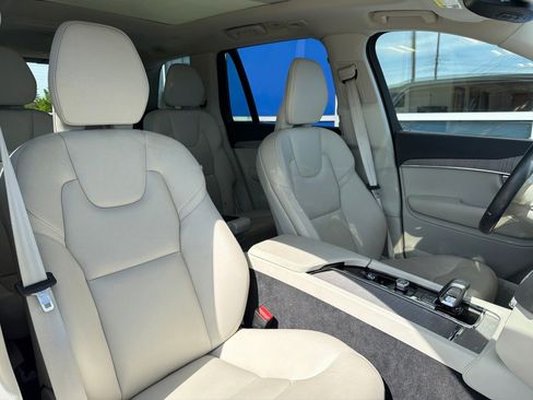 Used 2023 Volvo XC90 B5 Plus AWD/4WD image 25