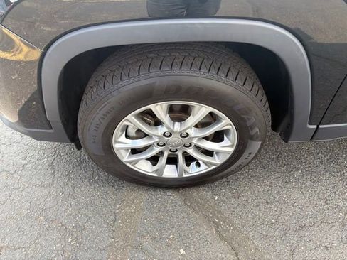 Used 2022 Jeep Cherokee Latitude Lux AWD/4WD image 11