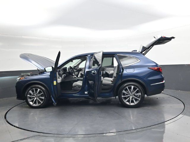 Used 2025 Acura MDX w/ Technology Package FWD image 32