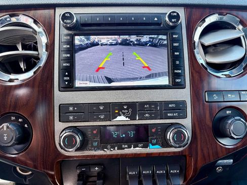 Used 2011 Ford F250 Lariat w/ Chrome Pkg image 16