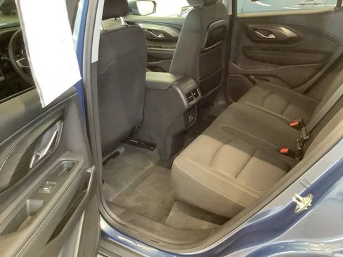 Used 2024 GMC Terrain SLE w/ Driver Convenience Package AWD/4WD image 15