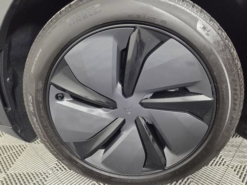 Used 2026 Tesla Model Y AWD image 9