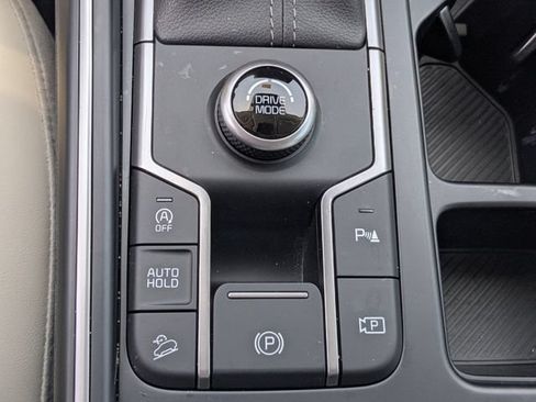 Used 2025 Kia Sorento S w/ Panoramic Sunroof Package FWD image 16