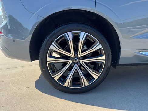 Used 2023 Volvo XC60 B5 Ultimate w/ Climate Package FWD image 23
