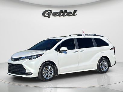 Used 2025 Toyota Sienna XLE w/ XLE Plus Package