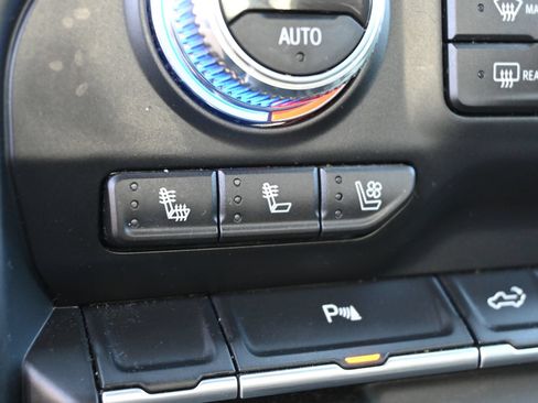 Used 2022 GMC Sierra 1500 Denali w/ Denali Premium Package AWD/4WD image 15