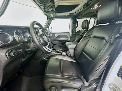 Used 2020 Jeep Wrangler Unlimited Sahara AWD/4WD image 13