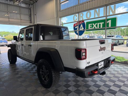 Used 2026 Jeep Gladiator Mojave AWD/4WD image 4