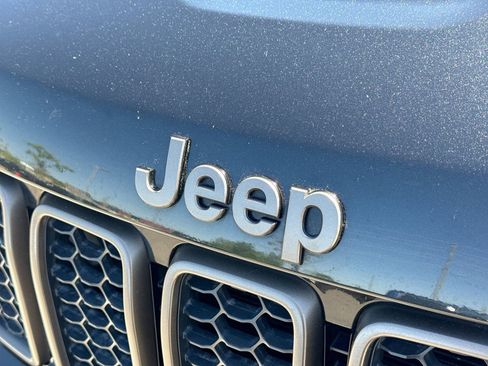 Used 2016 Jeep Grand Cherokee Laredo 75th Anniversary AWD/4WD image 14