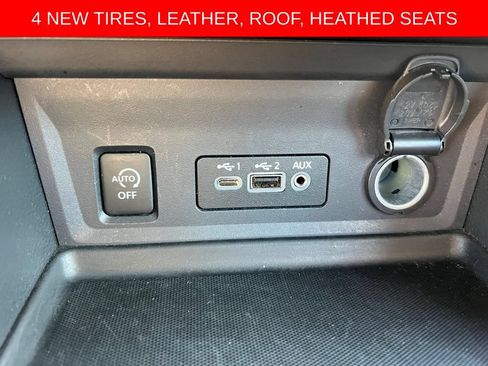 Used 2024 Nissan Sentra SR w/ SR Premium Package FWD image 40