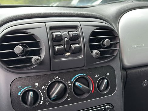 Used 2004 Chrysler PT Cruiser Limited image 15