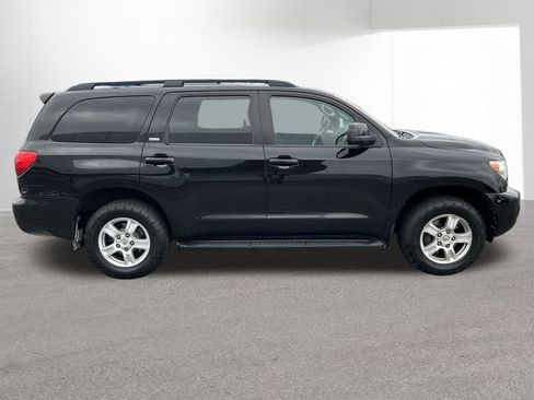 Used 2017 Toyota Sequoia SR5 w/ Premium Package image 32