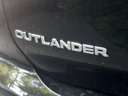 Used 2022 Mitsubishi Outlander SEL AWD/4WD image 34