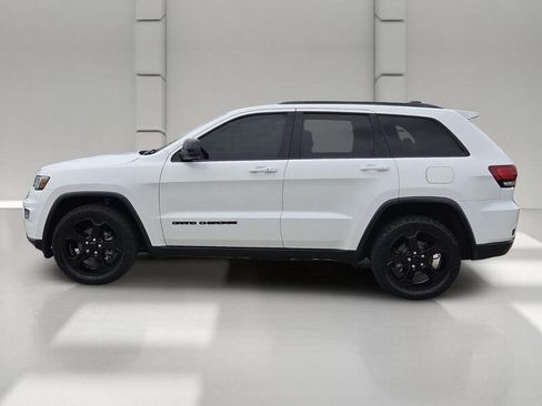 Certified 2019 Jeep Grand Cherokee Laredo AWD/4WD image 2