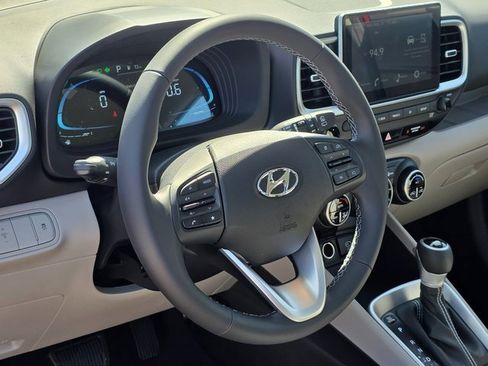 New 2025 Hyundai Venue SEL image 14