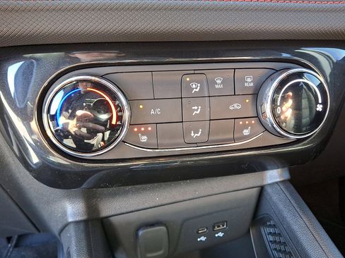 Used 2024 Chevrolet TrailBlazer RS w/ Driver Confidence Package FWD image 11