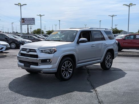 Certified 2022 Toyota 4Runner Limited AWD/4WD image 4