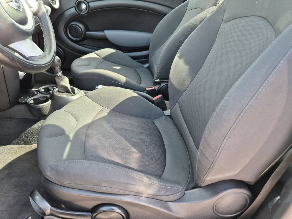 Used 2009 MINI Cooper Hardtop FWD image 12