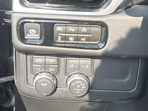 New 2026 GMC Yukon Denali w/ Sun & Power Step Package image 17