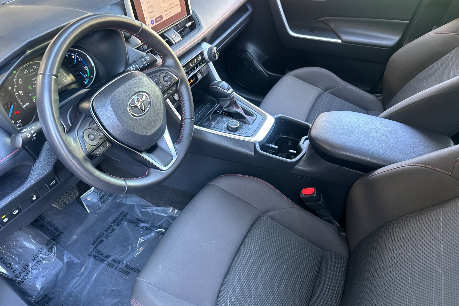 Used 2025 Toyota RAV4 SE AWD/4WD image 4