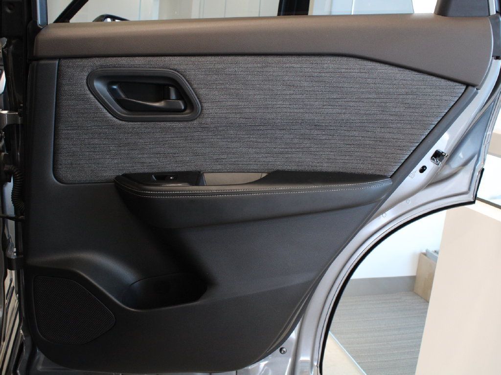 Used 2021 Nissan Rogue S FWD image 29