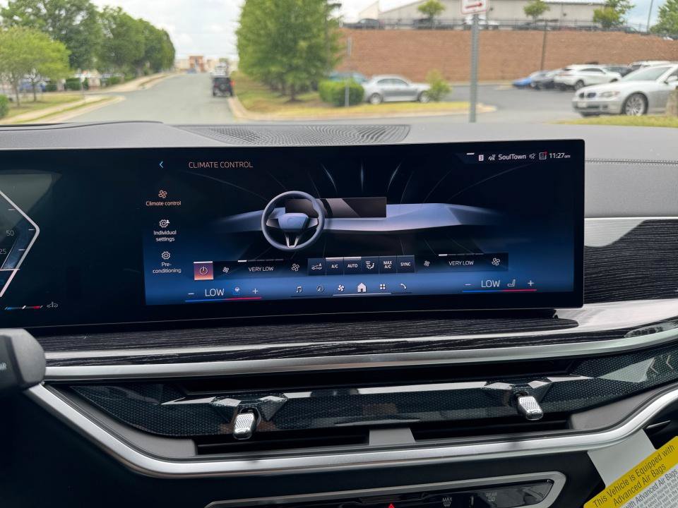 New 2027 BMW X7 xDrive40i w/ M Sport Package AWD/4WD image 18
