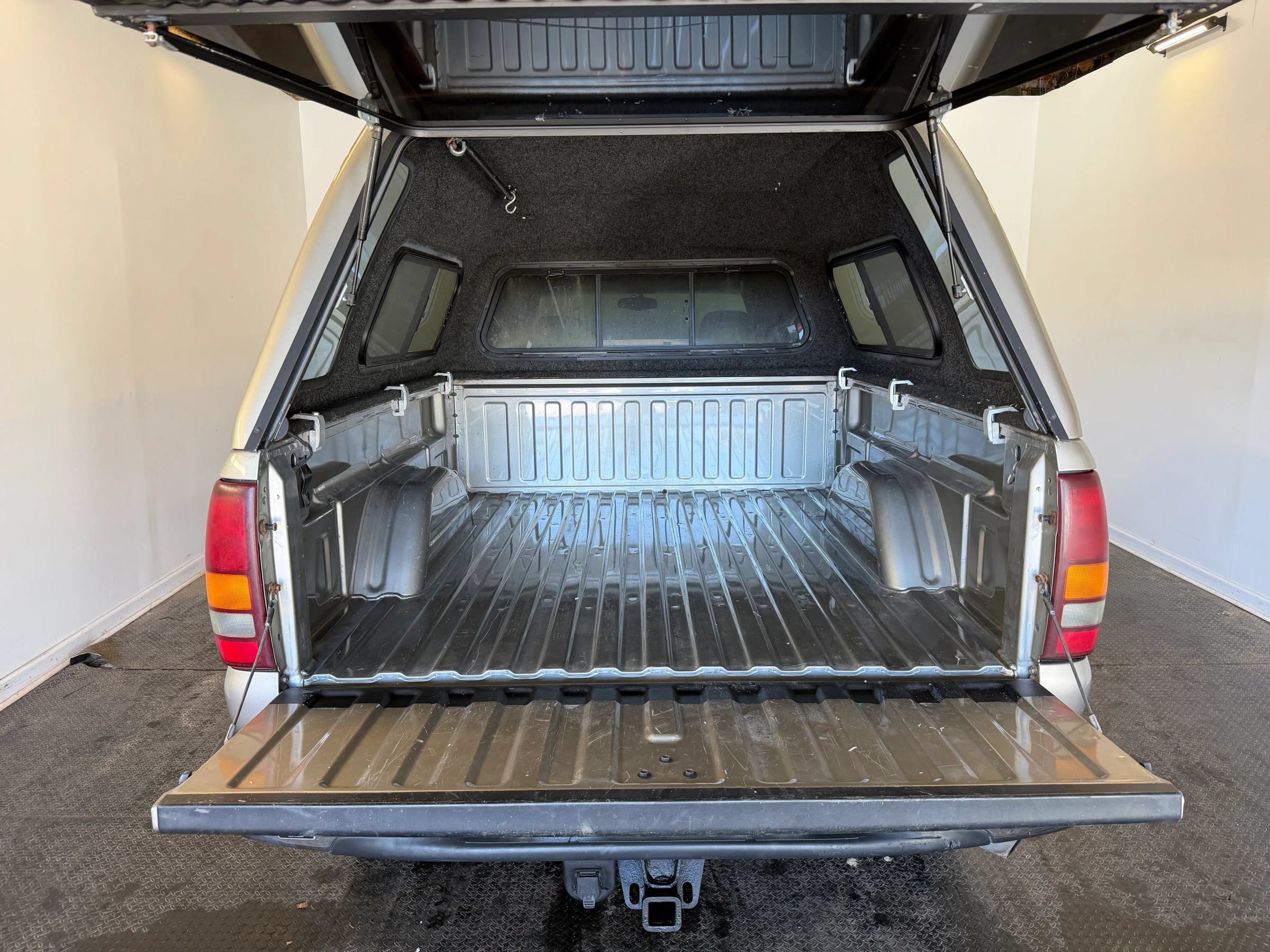 Used 2002 GMC Sierra 2500 4x4 Crew Cab HD w/ Snow Plow Prep Pkg image 39