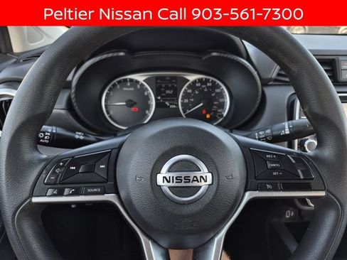 Used 2021 Nissan Versa S FWD image 24
