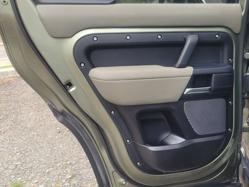 Used 2020 Land Rover Defender 110 S image 32