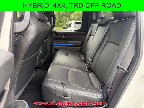 Used 2025 Toyota Tacoma TRD Off-Road AWD/4WD image 17