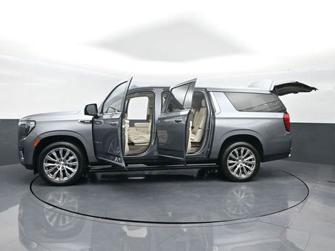 Used 2022 GMC Yukon XL Denali image 28