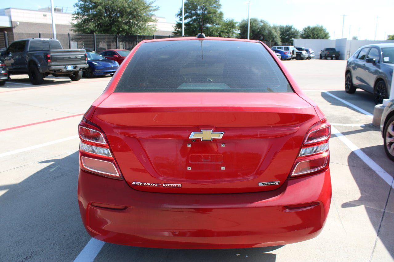 Used 2018 Chevrolet Sonic Premier FWD image 4
