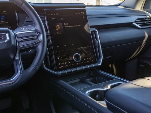 Used 2025 GMC Acadia Elevation image 20