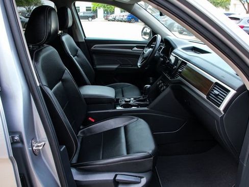 Used 2022 Volkswagen Atlas SE w/ Panoramic Sunroof Package image 28