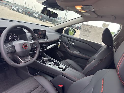 New 2026 Nissan Rogue SV AWD/4WD image 25