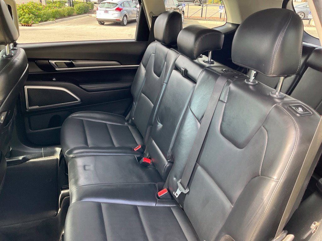 Used 2021 Kia Telluride LX AWD/4WD image 12