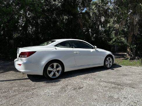 Used 2010 Lexus IS 350C image 3