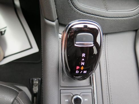 Certified 2024 Cadillac XT6 Luxury FWD image 15
