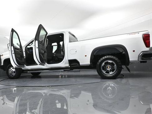 Used 2024 Chevrolet Silverado 3500 LT w/ Convenience Package AWD/4WD image 47