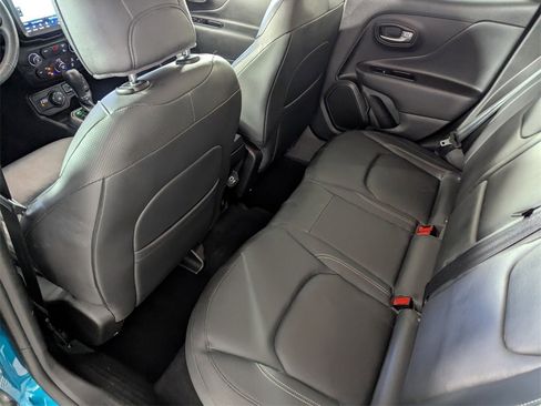 Certified 2022 Jeep Renegade Limited image 15