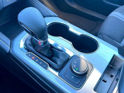 Used 2025 Chevrolet Blazer LT image 34