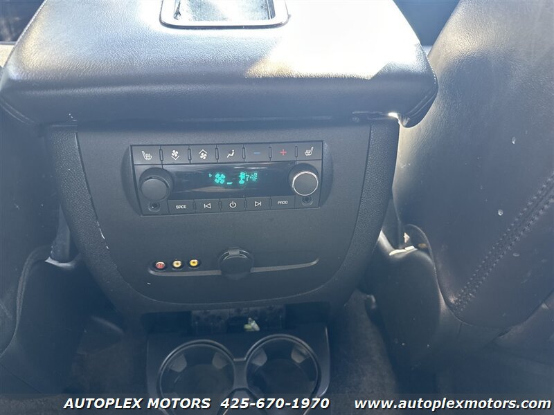 Used 2011 GMC Yukon Denali AWD/4WD image 15