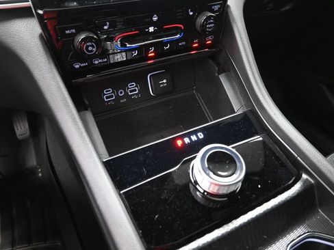 Used 2025 Jeep Grand Cherokee Altitude RWD image 28