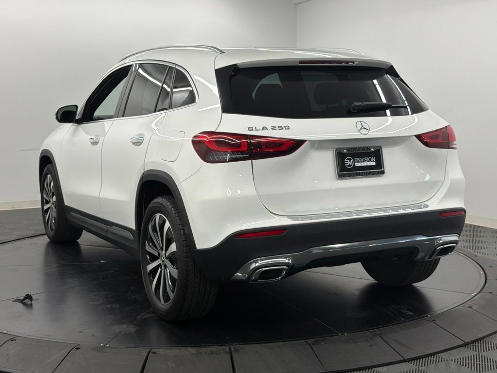 Used 2022 Mercedes-Benz GLA 250 w/ Premium Package Lite image 12
