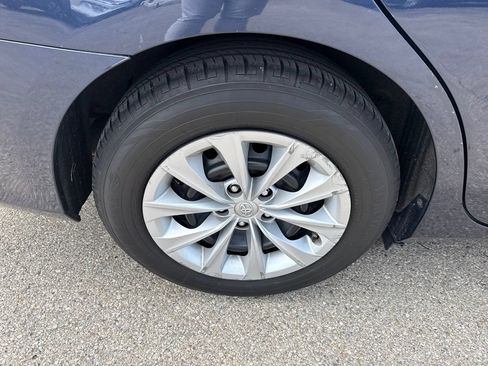 Used 2015 Toyota Camry LE FWD image 13