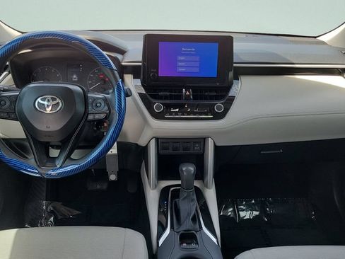Certified 2025 Toyota Corolla Cross L FWD image 11